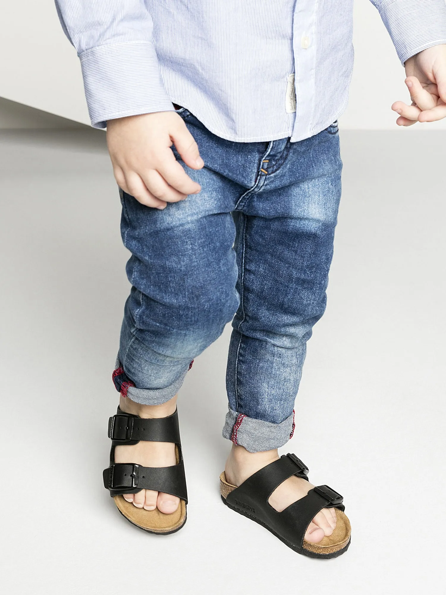 BIRKENSTOCK KIDS ARIZONA BLACK SANDALS - MEDIUM/NARROW FIT  - CLEARANCE
