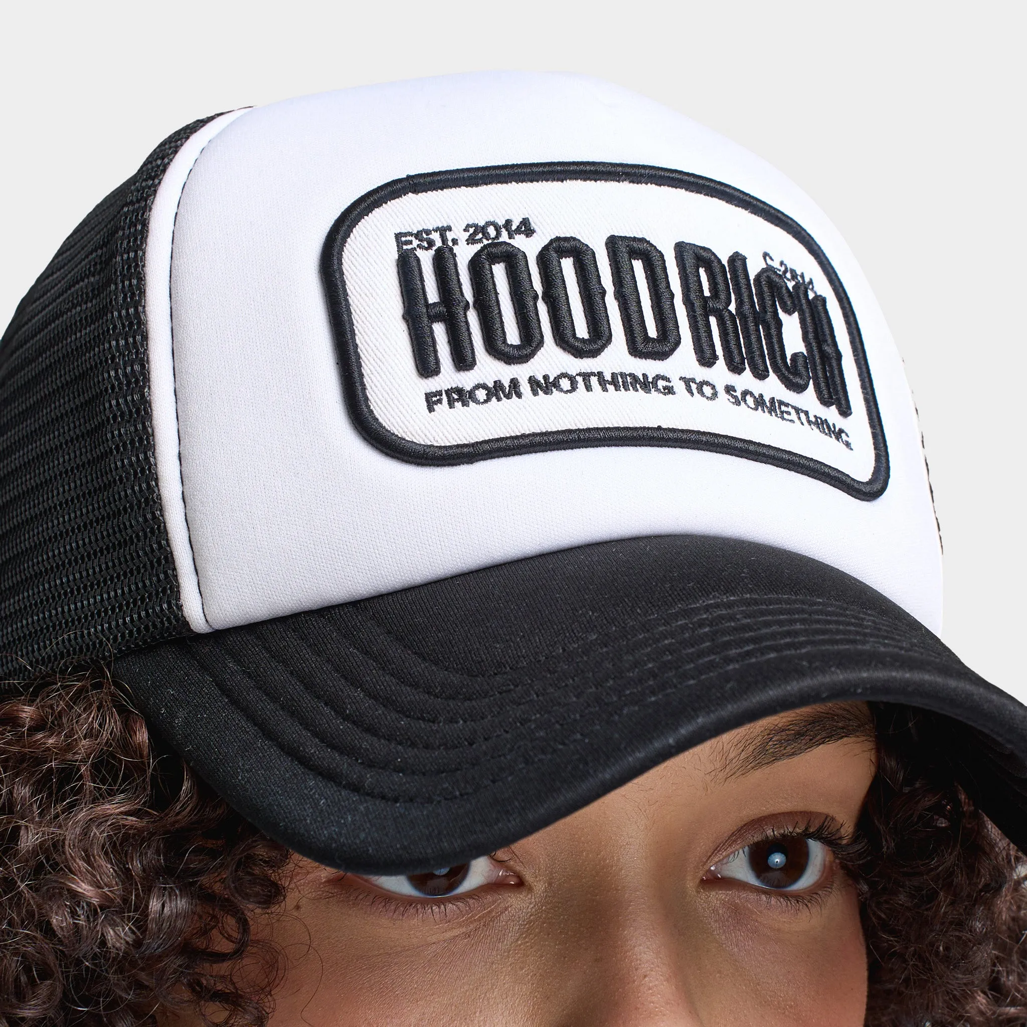 Hoodrich Stamp 5 Panel Trucker White / Black