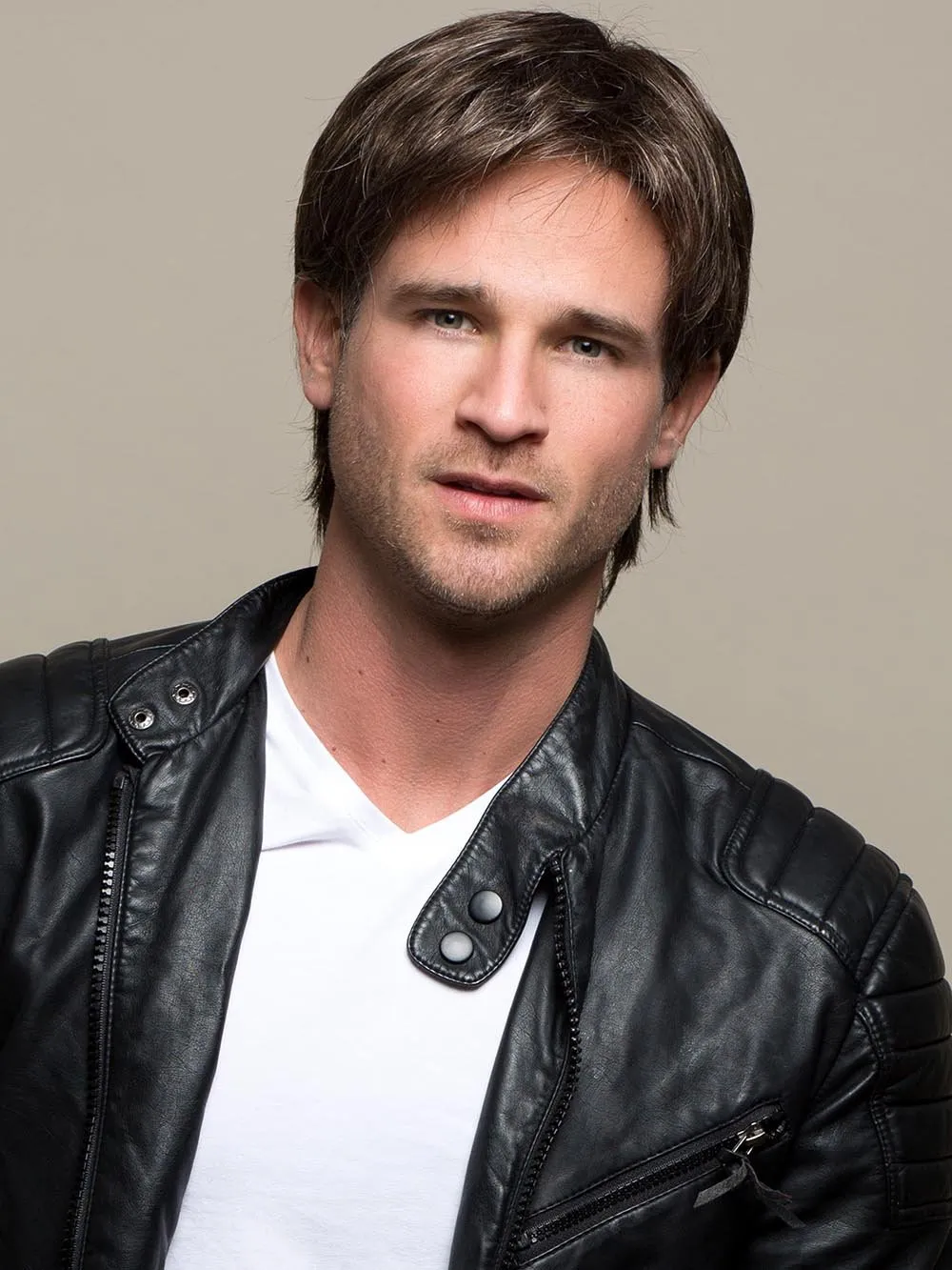 Roger Sport 2.0 | Synthetic Lace Front Men's Wig (Hand-Tied) | DISCONTINUED
