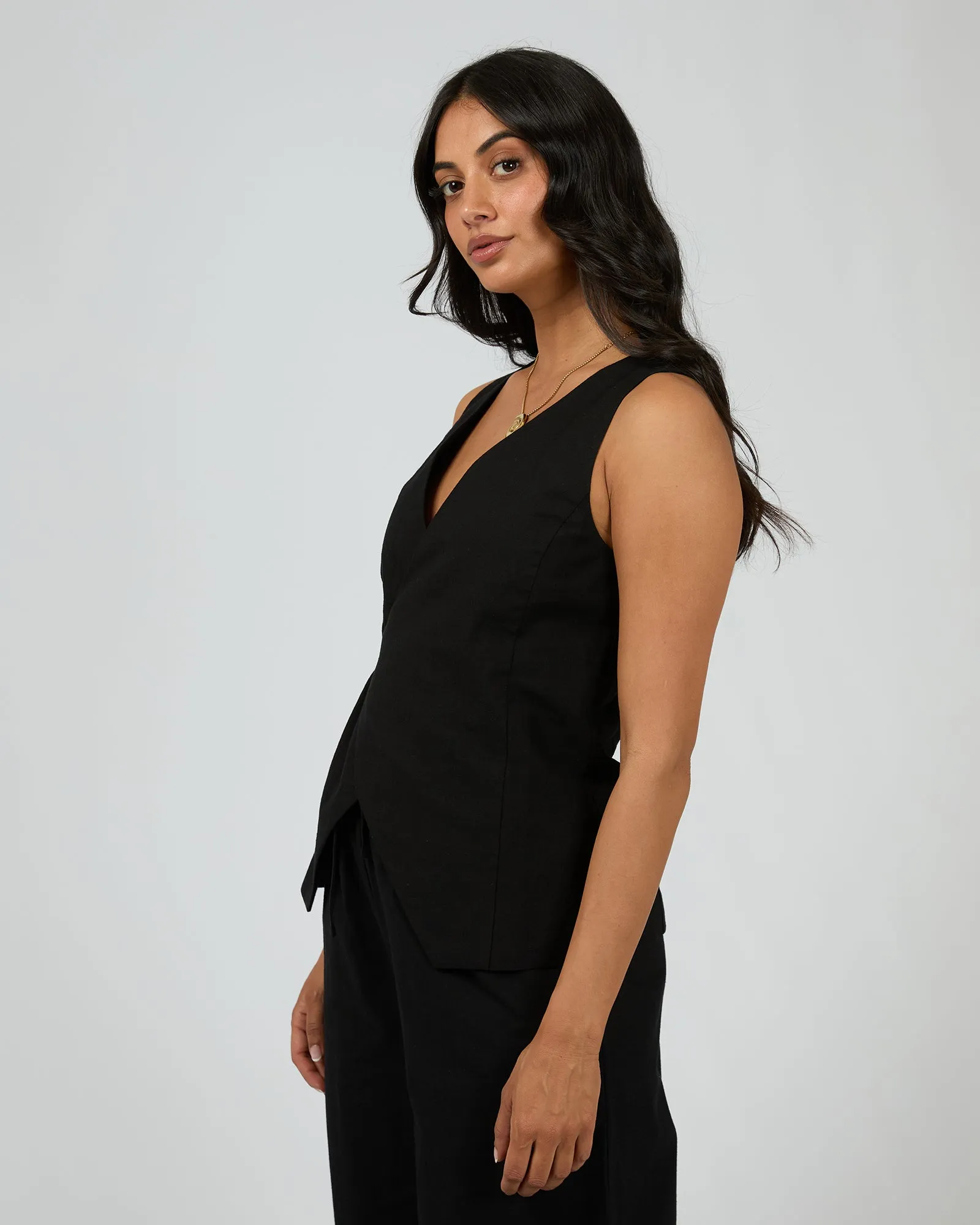 Silent Theory Willa Vest Black